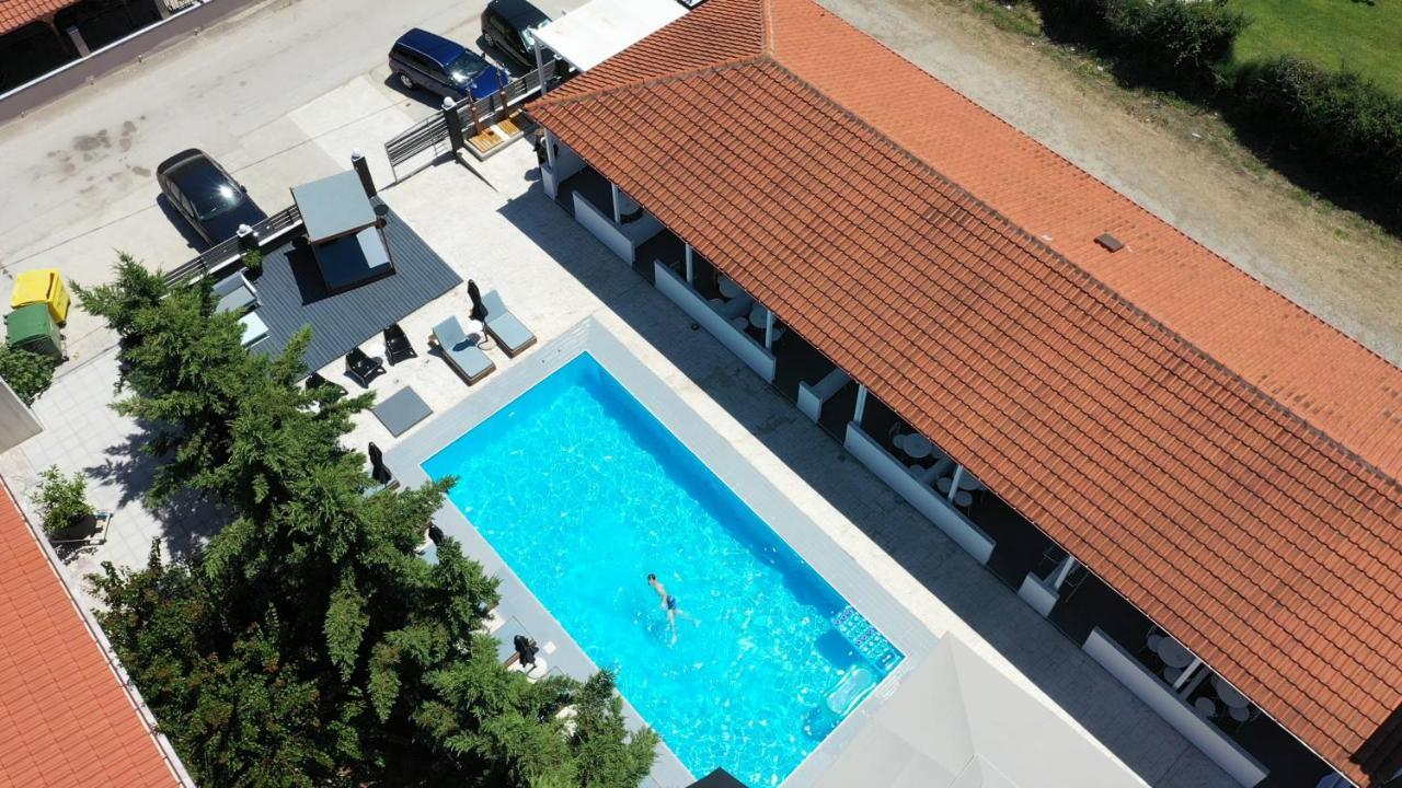 Philoxenia Suites Vrasná Eksteriør bilde